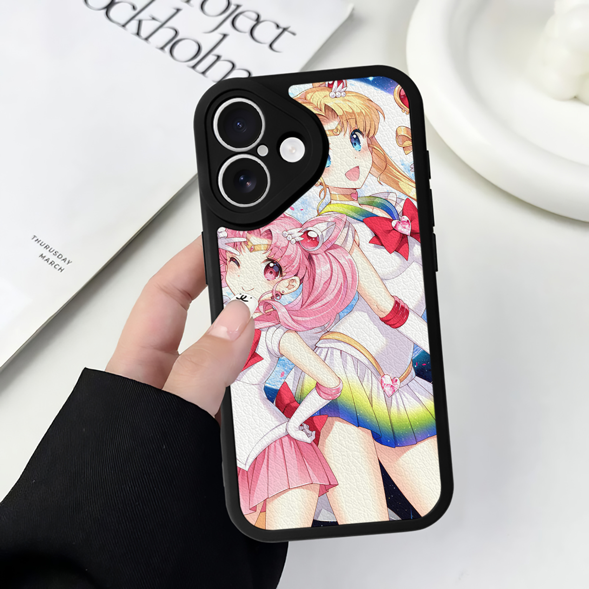 （画像用） 美少女戦士セーラームーン Sailor Moon 【iPhone 16シリーズ対応】シリコンスマホケース（レザー調） 材質：シリコン